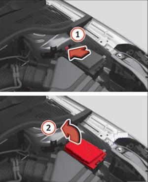 SEAT Toledo (2016 - 2019) Engine Compartment Fuse Box Location Fig 3