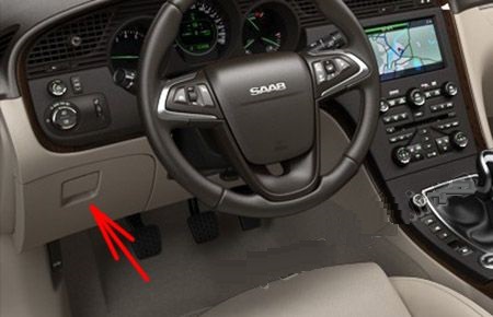 Saab 9-5 (2010 - 2012) Passenger Compartment Fuse Box Location Fig 1